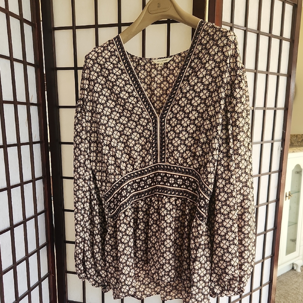 Max Studio Black and Cream V-Neck Floral Tunic